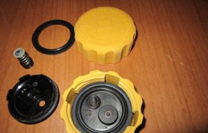 Как работает крышка расширительного бачка системы охлаждения двигателя