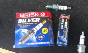 Какие свечи зажигания лучше выбрать: мотор на бензине и на газу
