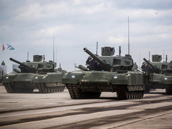 Каким оружием танки &laquo;Армата&raquo; Т&minus;14 будут уничтожать &laquo;контрнаступ&raquo; украинской армии