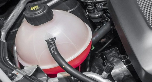 Какое давление в системе охлаждения двигателя автомобиля считается нормальным