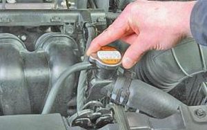 Какой антифриз заливать в Хендай Солярис: особенности подбора охлаждающей жидкости