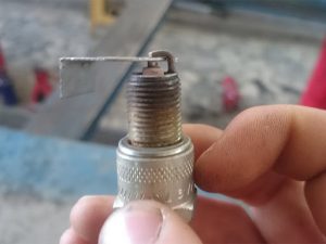 Какой должен быть зазор на свечах зажигания: что нужно знать