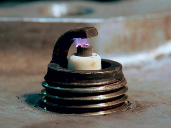 Какой должен быть зазор на свечах зажигания: что нужно знать