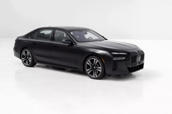 Компания BMW расширил модельный ряд 2024 года новыми моделями i4 и 7-Series и выпустил iDrive 8.5