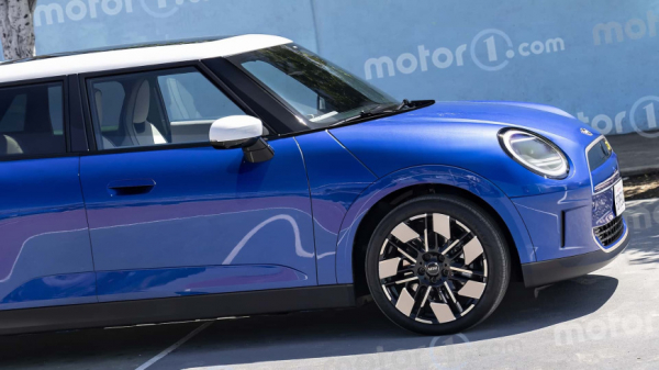 На рендере показали пятидверный Mini Cooper следующего поколения 