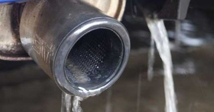 Откуда берется вода в глушителе и как удалить влагу