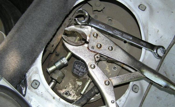 Порядок замены бензонасоса