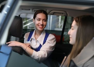 Шкура продажная: как наш корреспондент втюхивал машины, устроившись в автосалон