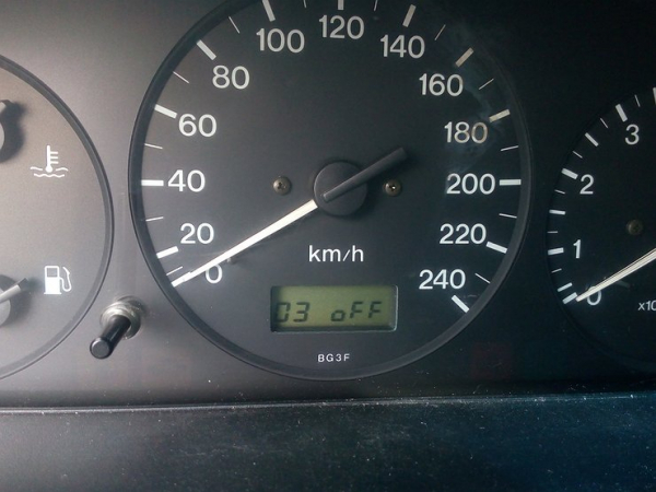 Скрытые возможности кнопки сброса суточного пробега, которые помогут выявить неисправности Скрытые возможности кнопки сброса суточного пробега, которые помогут выявить неисправности