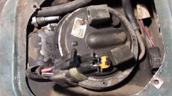 Топливный насос ВАЗ 2110: признаки неисправности бензонасоса