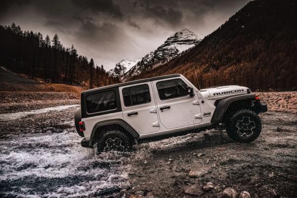 Внедорожники Jeep Wrangler 4xe отозваны из-за проблемы с высоковольтной батареей и риска потери мощности