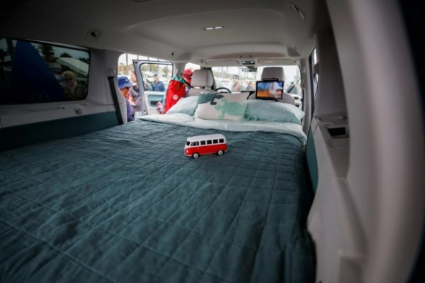 Volkswagen ID.Buzz перетворили на затишний будинок на колесах