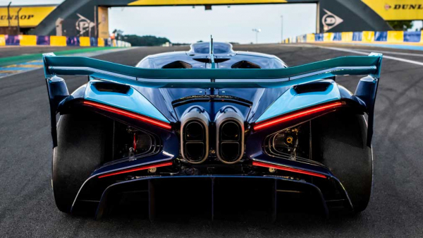 Очень мощный гиперкар Bugatti Bolide показали широкой публике Очень мощный гиперкар Bugatti Bolide показали широкой публике