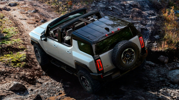 В РФ появился электрический 1000-сильный Hummer