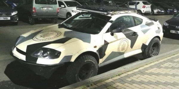 Hyundai Coupe перетворили на позашляховик