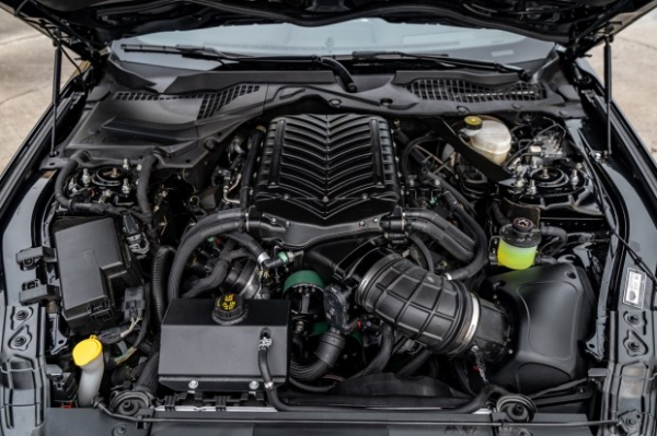 Ford Mustang отримав нову заряджену версію McQueen Racing Ford Mustang отримав нову заряджену версію McQueen Racing