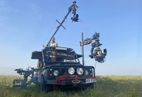 Land Rover Defender отримав екстремальну версію із захистом від слонів