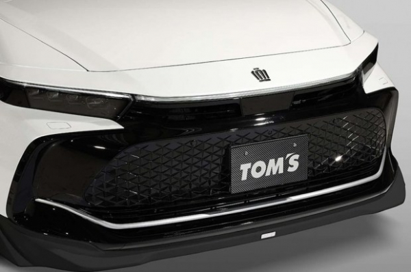 Преміальний седан Toyota Crown отримав заряджену версію Преміальний седан Toyota Crown отримав заряджену версію