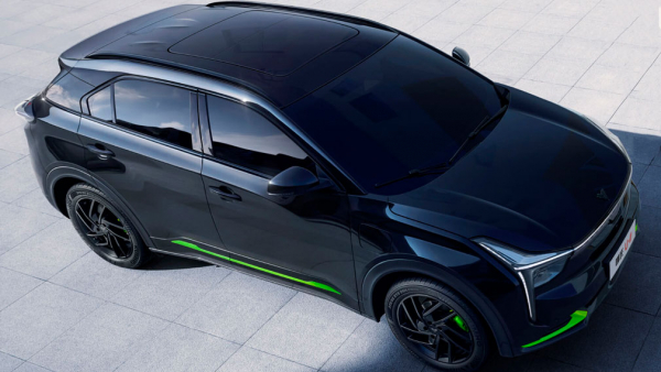 В Россию привезли китайский электрокар Hozon Neta U