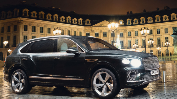Россияне стали активно покупать новые люксовые авто