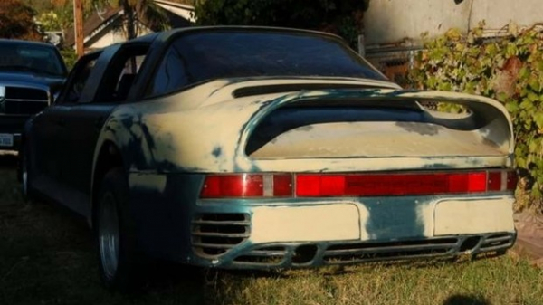 Спорткар Porsche 911 &laquo;перетворили&raquo; на незграбний лімузин