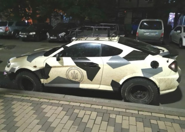 Hyundai Coupe перетворили на позашляховик