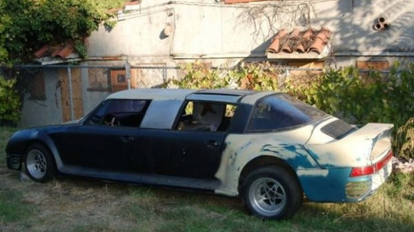 Спорткар Porsche 911 &laquo;перетворили&raquo; на незграбний лімузин