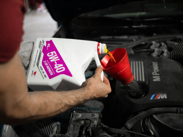 Чем реже, тем лучше: как часто нужно менять моторное масло?