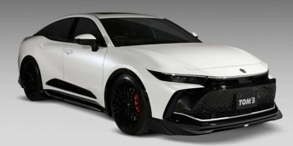 Преміальний седан Toyota Crown отримав заряджену версію Преміальний седан Toyota Crown отримав заряджену версію