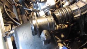 Датчик массового расхода воздуха (ДМРВ) 2110: симптомы неполадок, диагностика и ремонт