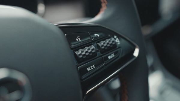 Детская непосредственность: первый тест-драйв китайского гибридного кроссовера Skywell HT-I