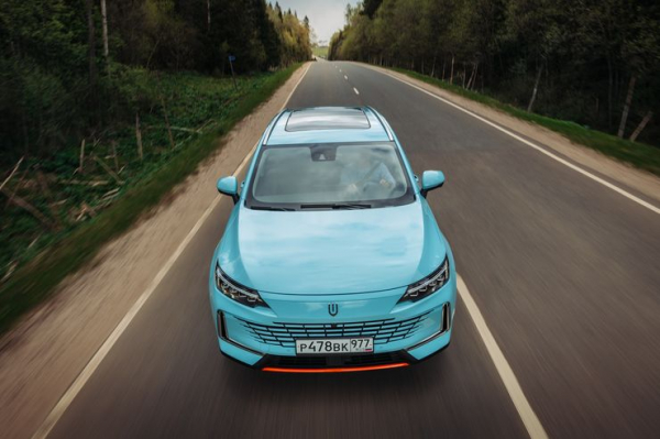 Детская непосредственность: первый тест-драйв китайского гибридного кроссовера Skywell HT-I