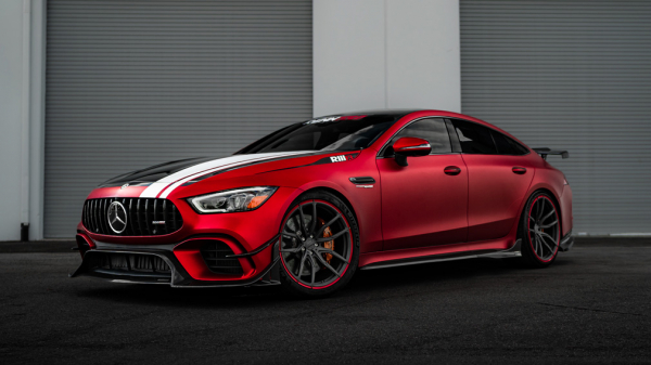 Тюнеры увеличили отдачу спорткар Mercedes-AMG GT63 до 1196 л.с.