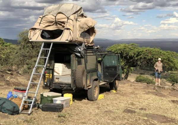 Land Rover Defender отримав екстремальну версію із захистом від слонів