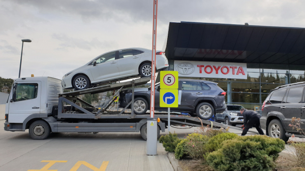 Японские Toyota и Nissan выступают против запрета на импорт автомобилей в Россию
