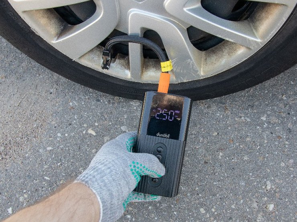 Как аккумуляторный автокомпрессор очень упрощает жизнь автовладельцу? Как аккумуляторный автокомпрессор очень упрощает жизнь автовладельцу?