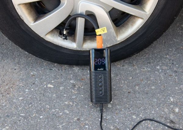 Как аккумуляторный автокомпрессор очень упрощает жизнь автовладельцу? Как аккумуляторный автокомпрессор очень упрощает жизнь автовладельцу?