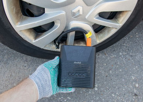 Как аккумуляторный автокомпрессор очень упрощает жизнь автовладельцу? Как аккумуляторный автокомпрессор очень упрощает жизнь автовладельцу?
