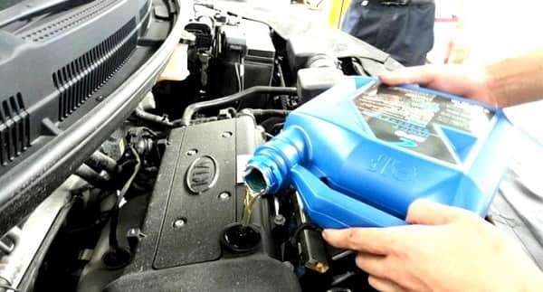 Какое масло заливать в Киа Рио: что нужно знать