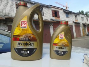Масло Лукойл 5W40:&nbsp;свойства, преимущества и недостатки