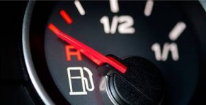 Не работает указатель топлива или датчик топлива неправильно показывает уровень: причины, диагностика и способы устранения проблемы