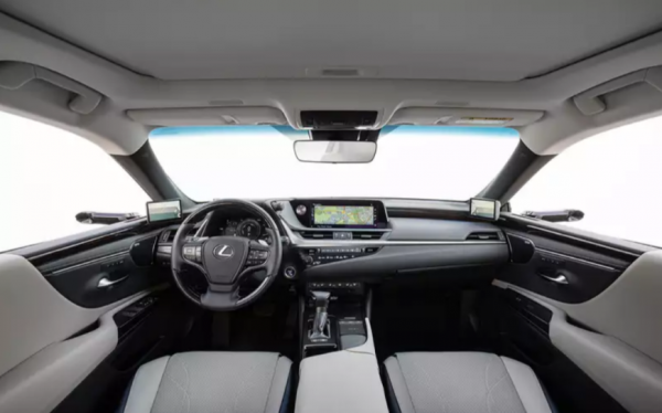 Новейший Lexus ES стал доступен на российском авторынке по стоимости от 3,5 млн рублей