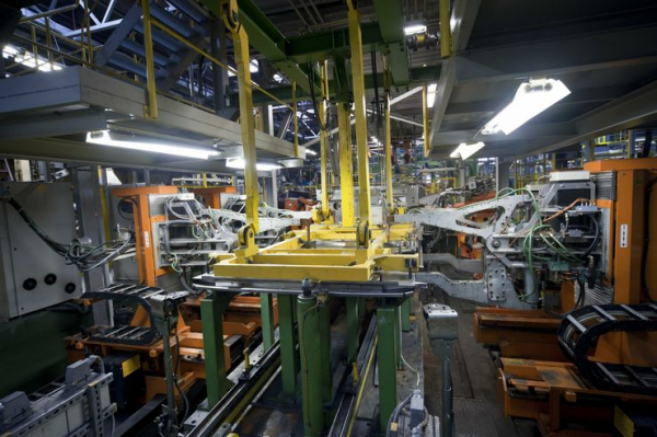 Очковтиратели: в погоне за ростом автопродаж власти убивают родной автопром Очковтиратели: в погоне за ростом автопродаж власти убивают родной автопром