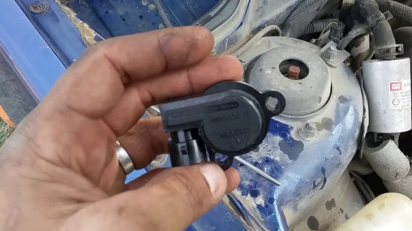 Основные признаки неисправности датчика положения дроссельной заслонки ВАЗ: как проверить ДПДЗ и заменить датчик Основные признаки неисправности датчика положения дроссельной заслонки ВАЗ: как проверить ДПДЗ и заменить датчик