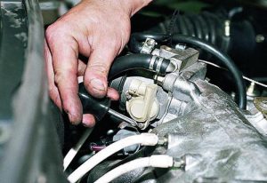 Основные признаки неисправности датчика положения дроссельной заслонки ВАЗ: как проверить ДПДЗ и заменить датчик Основные признаки неисправности датчика положения дроссельной заслонки ВАЗ: как проверить ДПДЗ и заменить датчик