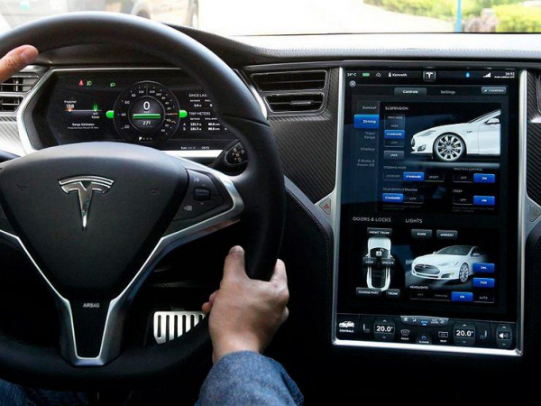 Отстойный touchpad: почему автопроизводители отказываются от сенсорных клавиш в автомобиле