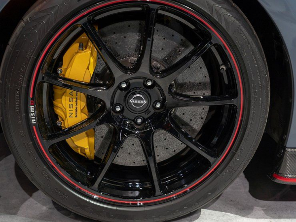 Почему одна колодка стирается &laquo;в ноль&raquo;, а остальные &mdash; как новые