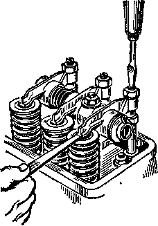 Почему стучат клапана в двигателе