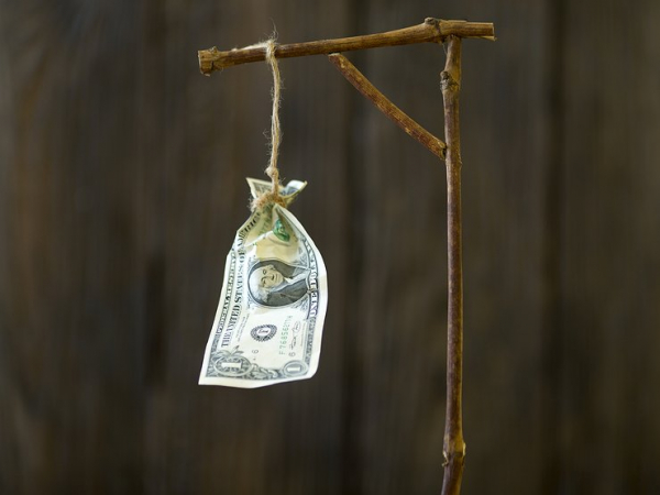 Прыг-скок: почему к концу года машины в России могут сильно подешеветь