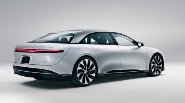 Технологичный электрокар Lucid Air стал доступен в России за 21 млн рублей